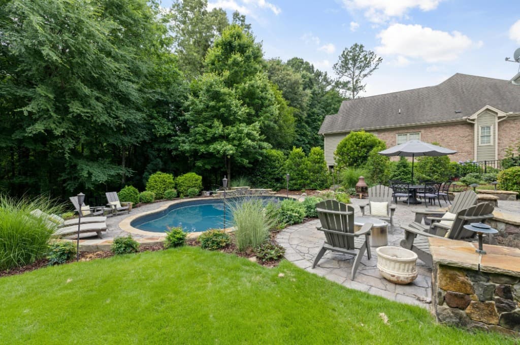 Vacation cabin property for hosts